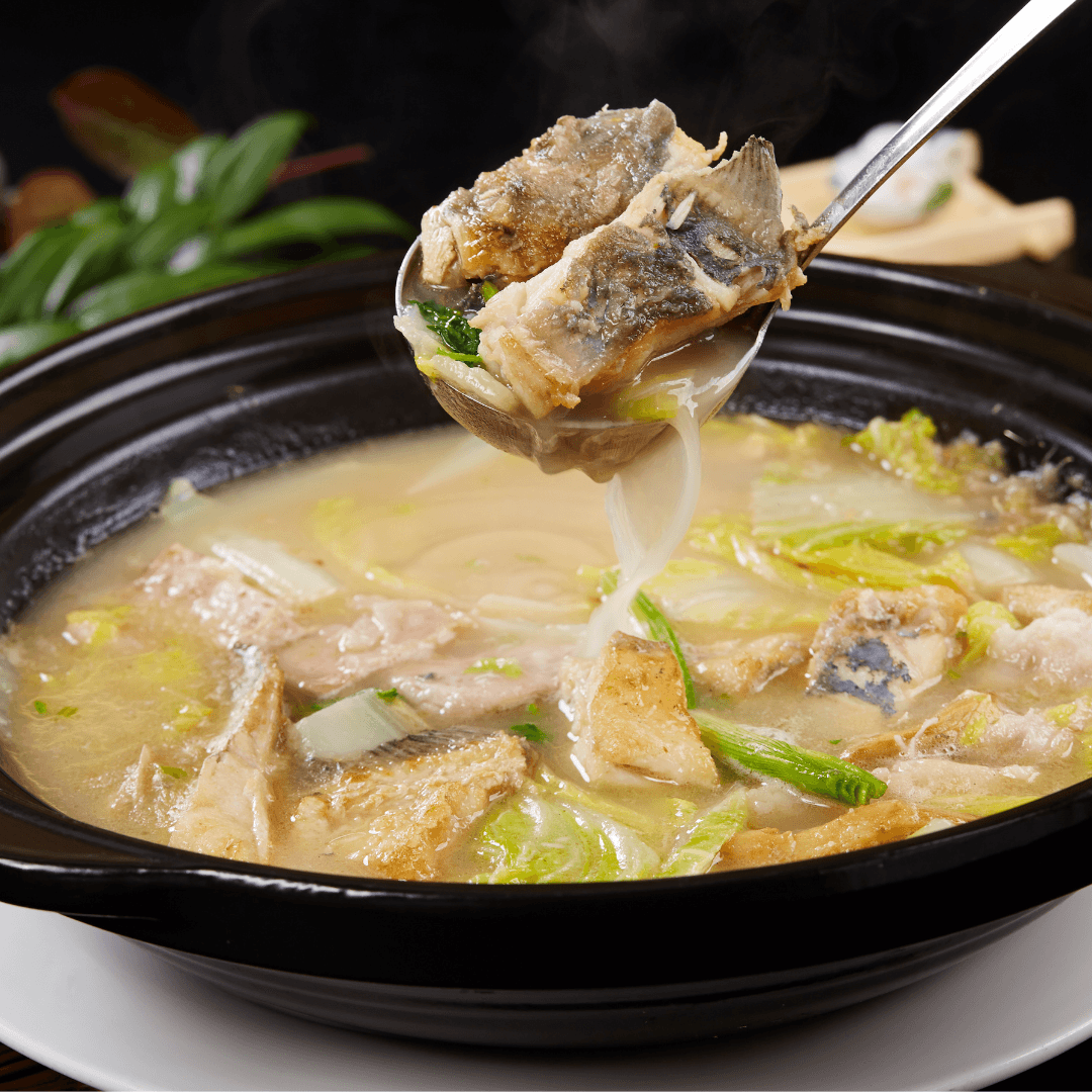 鲳鱼芋头白菜汤 Pomfret w Yam & Cabbage Soup (4-6 Pax)